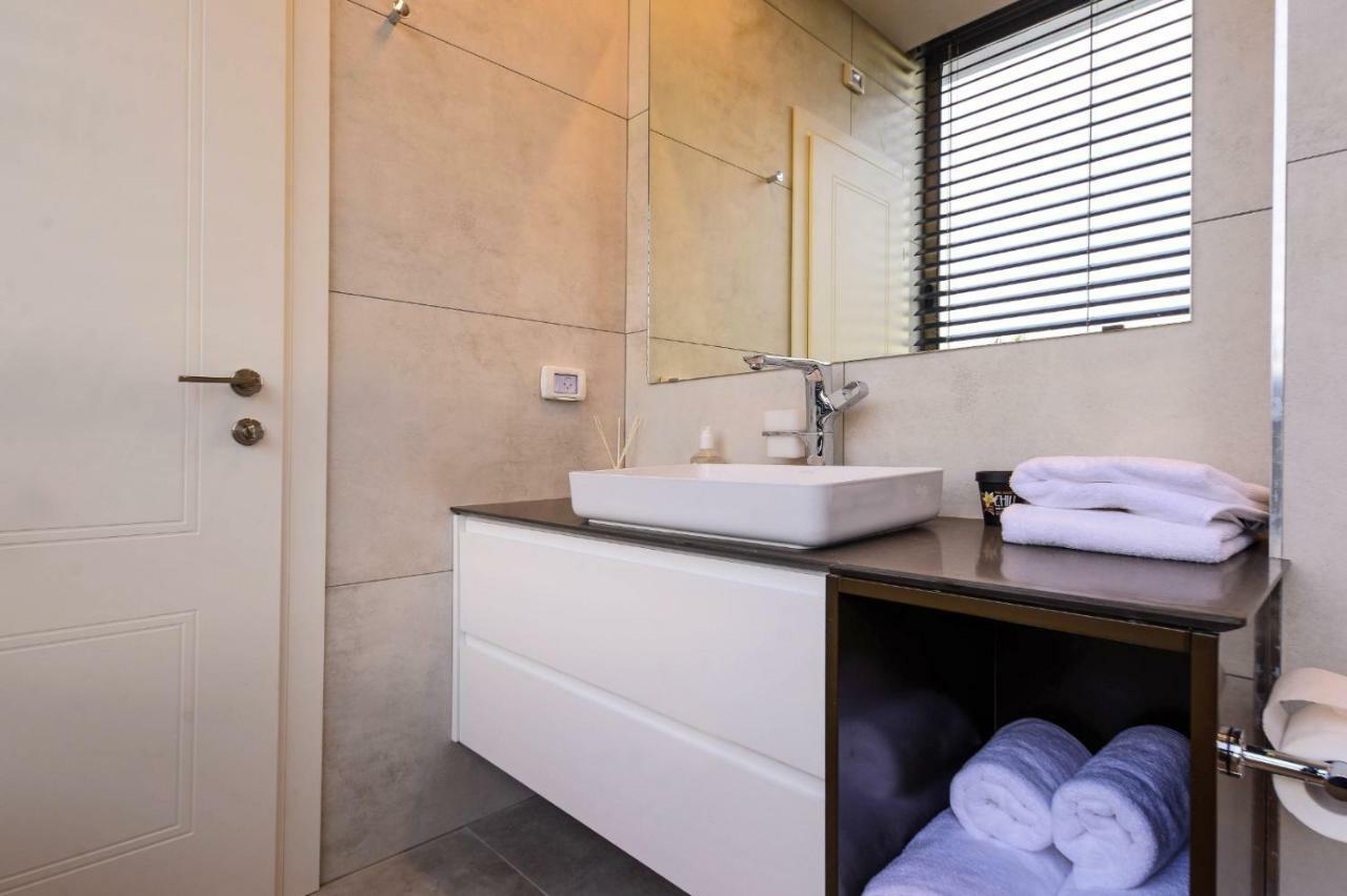 Luxury Suites By Notaly Ariel ไฮฟา ภายนอก รูปภาพ