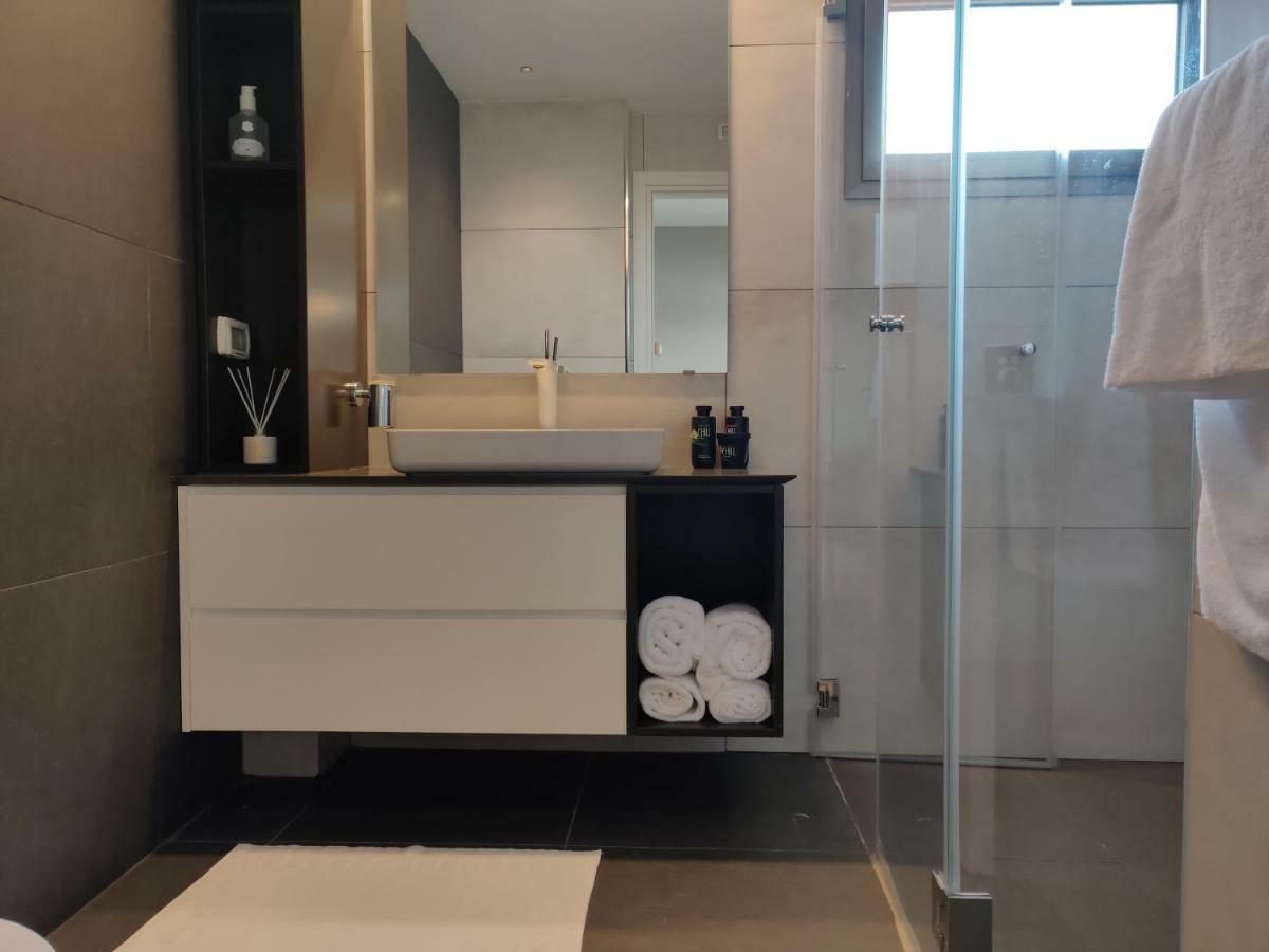 Luxury Suites By Notaly Ariel ไฮฟา ภายนอก รูปภาพ