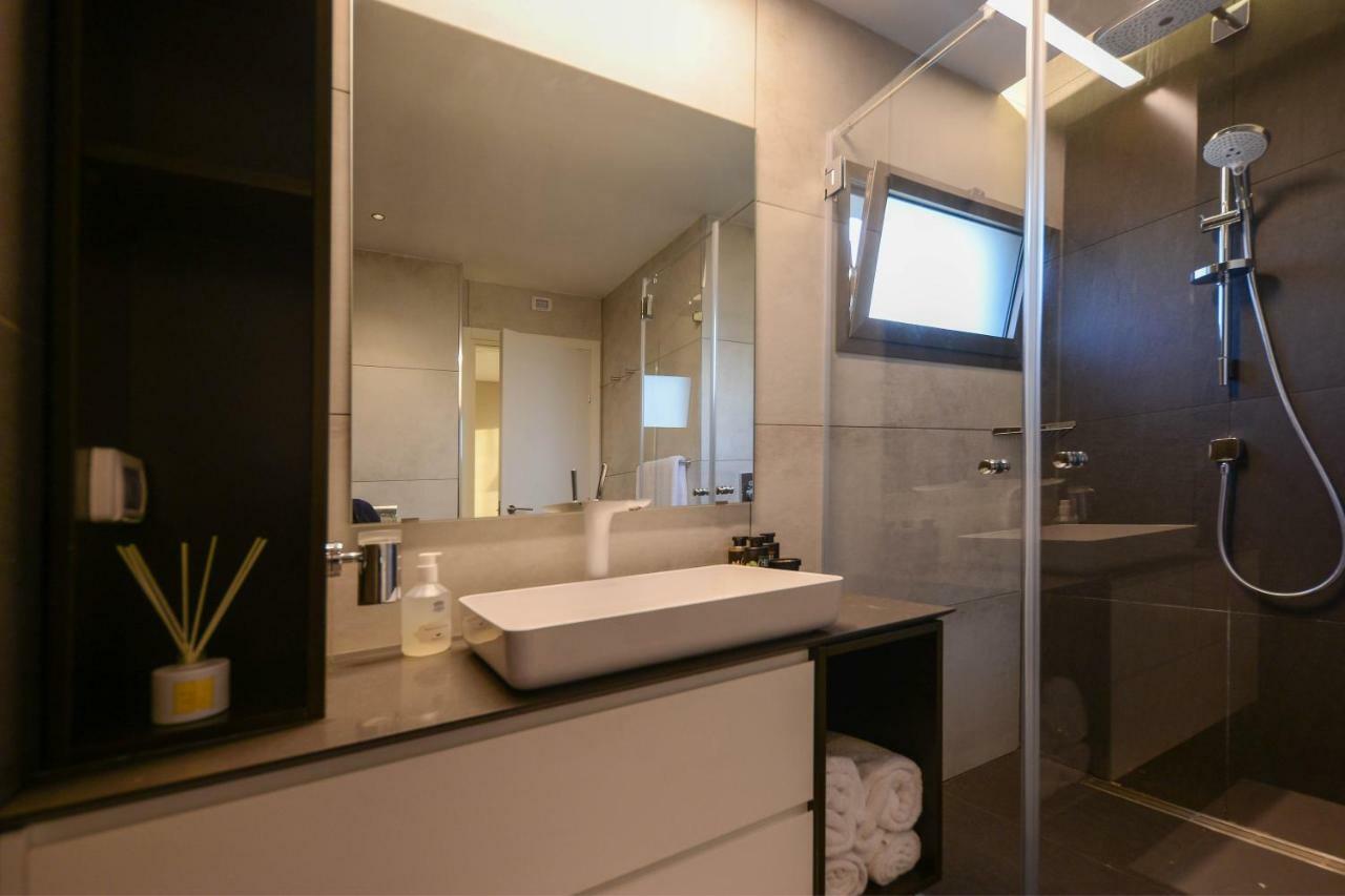 Luxury Suites By Notaly Ariel ไฮฟา ภายนอก รูปภาพ